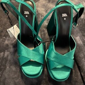 Zara Women's Green Strappy Heels